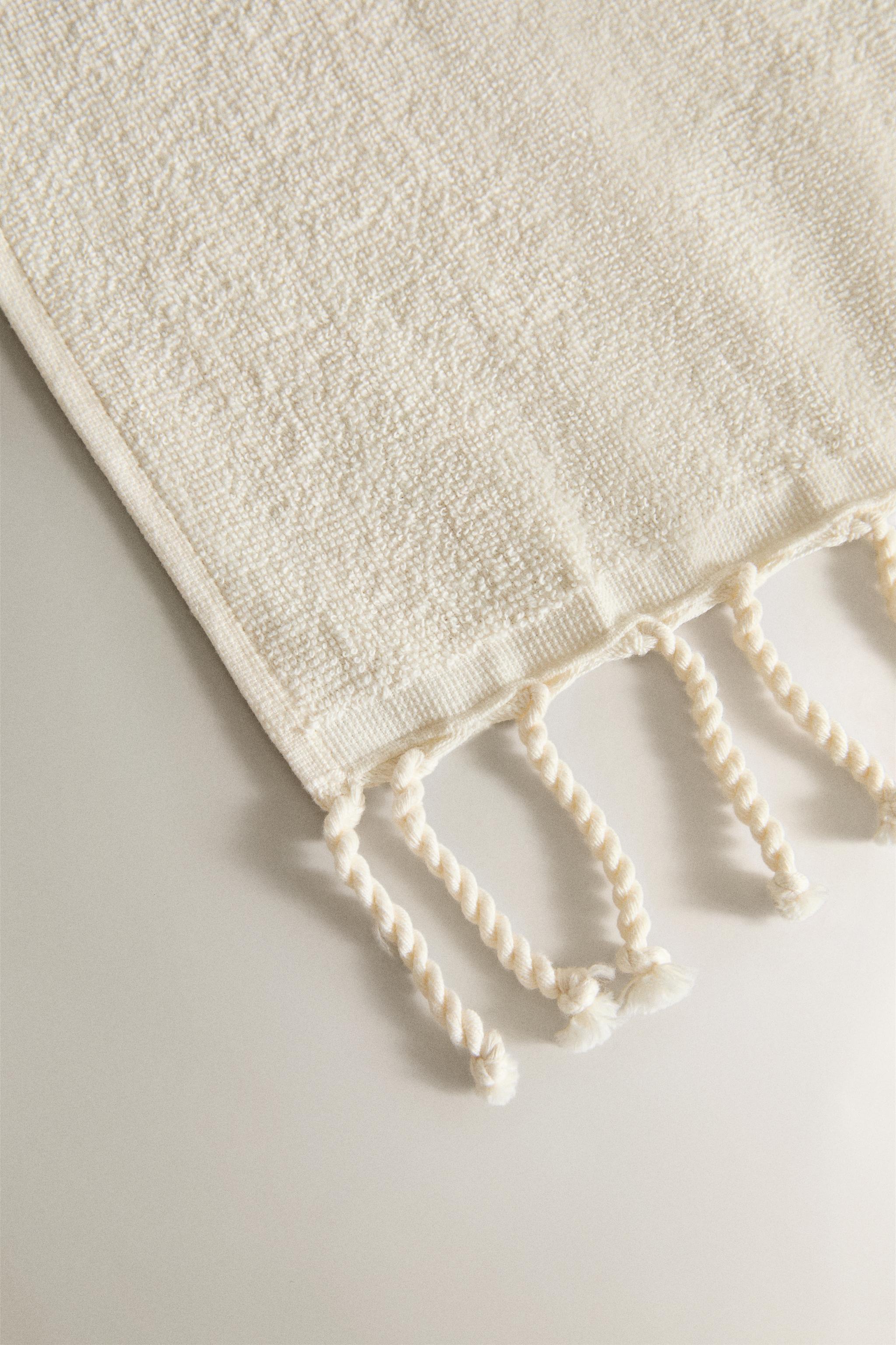 COTTON BEACH TOWEL WITH FRINGE